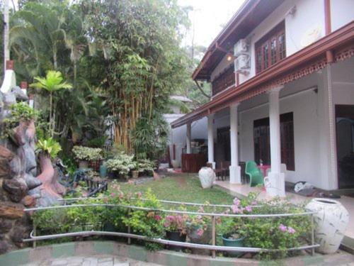 Sithum Home Stay Dickwella Exterior photo